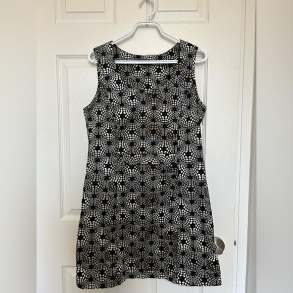 4/$20 Mexx sleeveless mini sweetheart neckline black shift dress- size 10 US - Picture 1 of 6